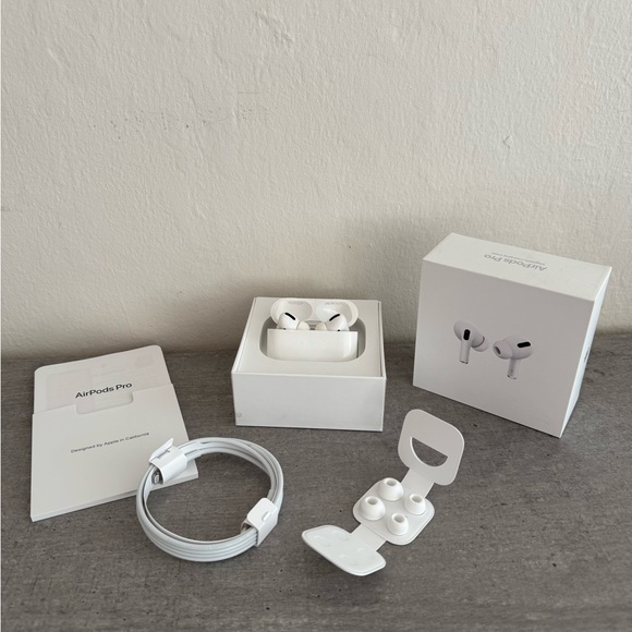 Apple AirPods Pro in White - Picture 2 of 6